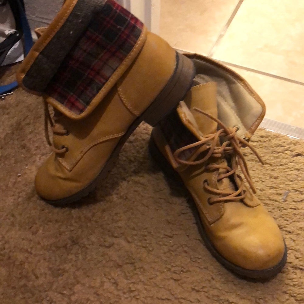 Boots with plaid